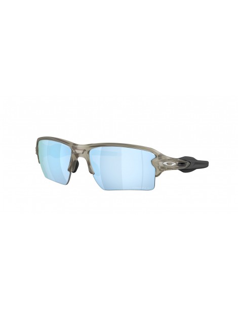 OAKLEY 